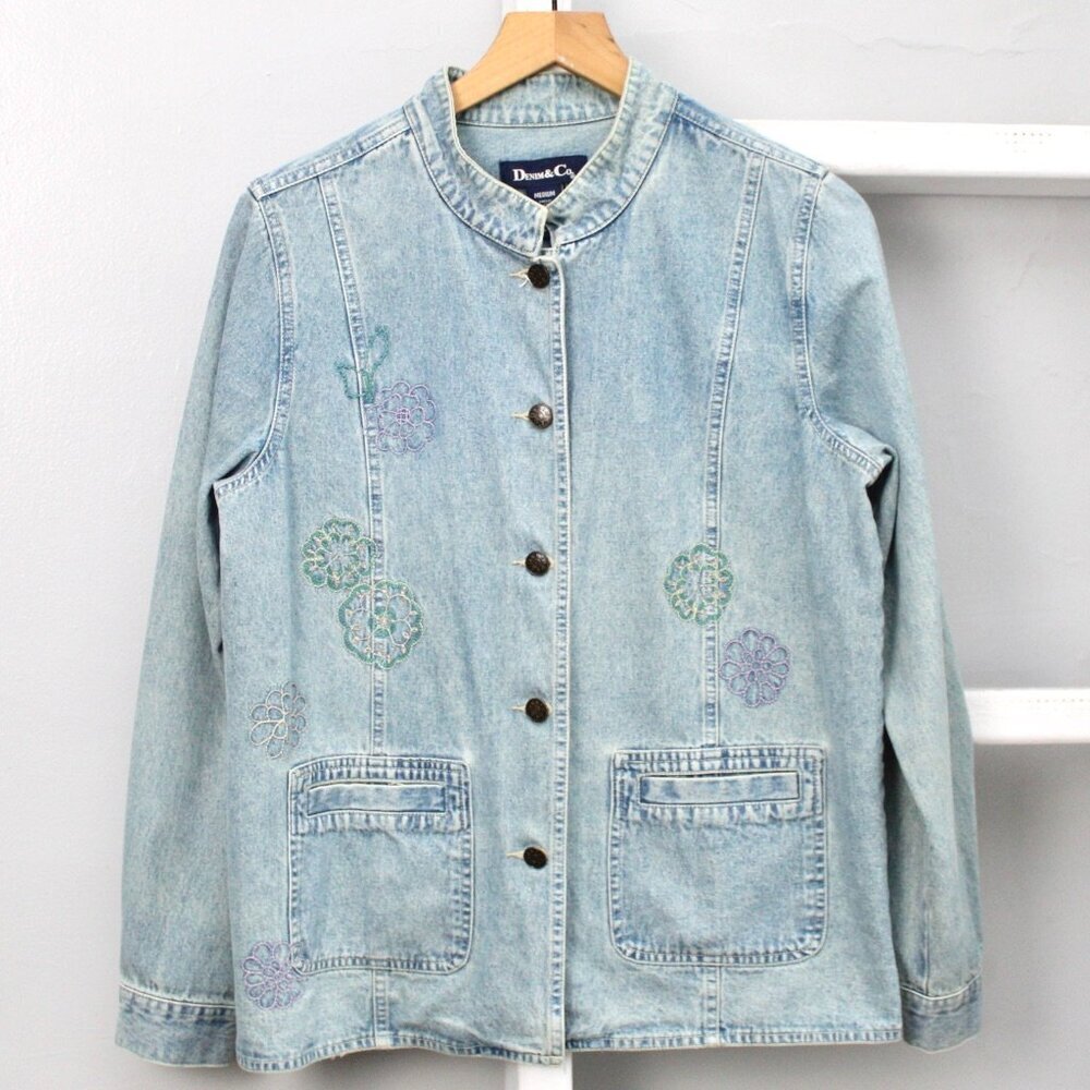 Denim & Co Vintage Y2K Denim Floral Embroidered Utility Jean Jacket Size Medium